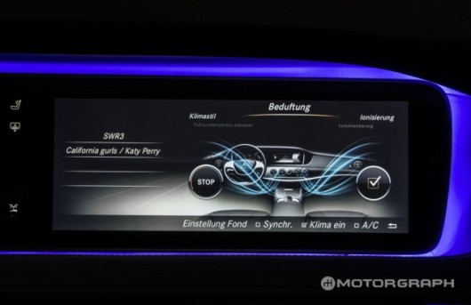 ▲ 커맨드 온라인(Comand Online) 기능이 적용된 텔레매틱스 시스템