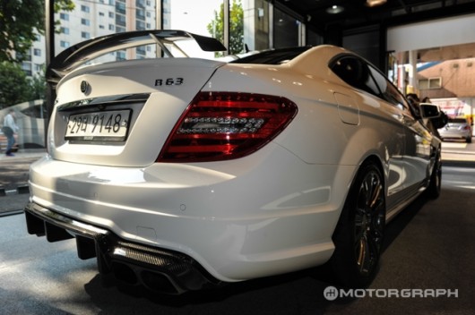 벤츠 C63 AMG 튜닝카, 휠·타이어만 모닝보다 비싸