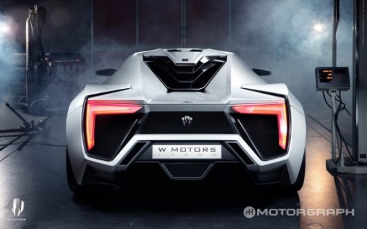 ▲ 레바논 W모터스에서 만든 '라이칸 하이퍼스포트'