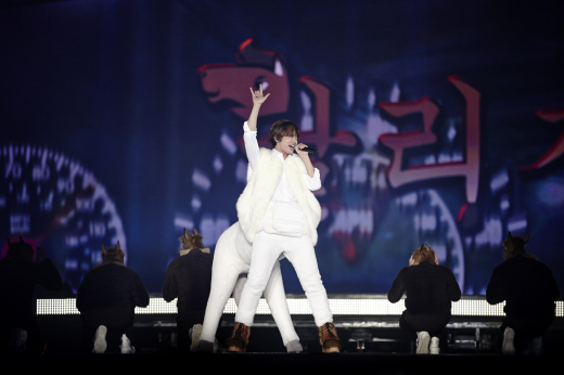 동방신기, ‘Time Slip’ 콘서트..1만여 팬과 ‘타임라인’에 새긴 ‘데뷔 10주년’