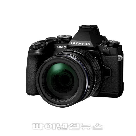 올림푸스는 올해 프리미엄 미러리스 'OM-D'시리즈에 집중할 계획이다. 사진은 올림푸스가 지난해 출시한 'OM-D E-M1'