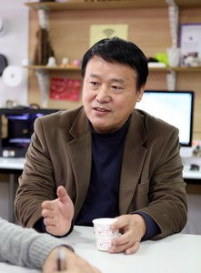 [일자리가 행복이다] (3) 유승균 아이엠기술 대표 “SK텔 도움으로 이통중계기... - 뉴스 썸네일 이미지