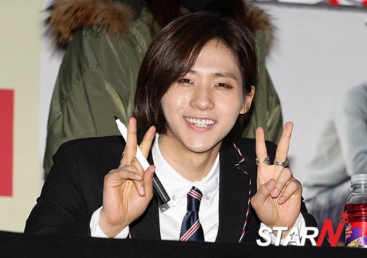 [포토] B1A4 신우 '멋있게 찍어주세요~' - 파이낸셜뉴스