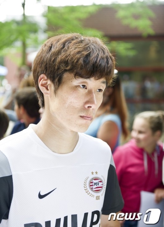 [해외축구] ‘박지성 풀타임’ 아인트호벤, 7위 추락