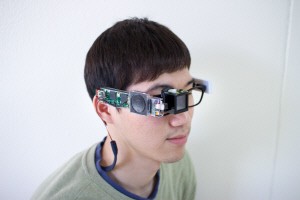 KAIST 전기및전자공학과 유회준 교수팀이 개발한 '케이 글래스(K-Glass)'
