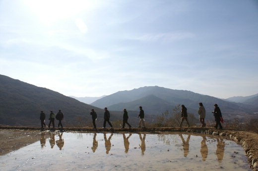 [한국관광 100선] (17) 지리산，천왕봉 운무위로 솟는 해 일출 보며 전율해도 좋다.