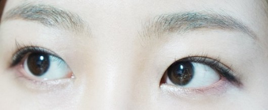 봄철 데이트에 딱! ‘청순 메이크업’으로 여성미 강조하기