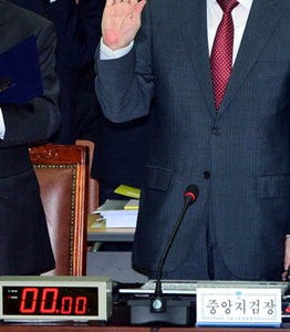   (1·①) “대답 못해? 회장 나와” 국회의 포퓰리즘 국감