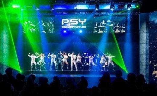 미래부·KT가 93억 지원해 만든 공연장 무대에서 춤추는 '홀로그램 싸이'