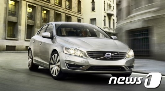 [시승기]볼보 S60 D2…한달 주유 두번이면 ‘끝’