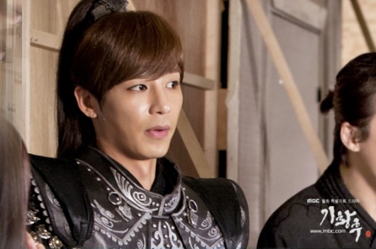 [인터뷰]진이한, ‘상남자’와 ‘뇌가 섹시한 배우’ 사이