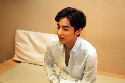 [인터뷰]진이한, ‘상남자’와 ‘뇌가 섹시한 배우’ 사이