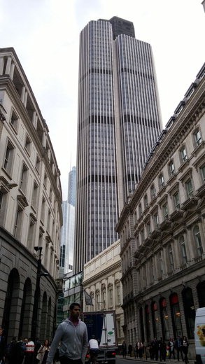 기업은행 런던지점이 입점해 있는 '씨티오브런던'의 '타워42' 전경.