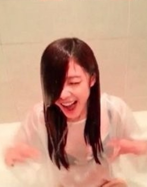 전효성 얼음물샤워, 아이스버킷챌린지 동참.. 속옷노출에 ‘깜짝’