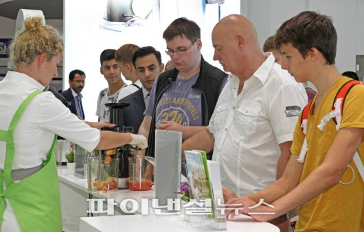 [IFA 2014] 휴롬, 신규 바이어들 문의 쇄도