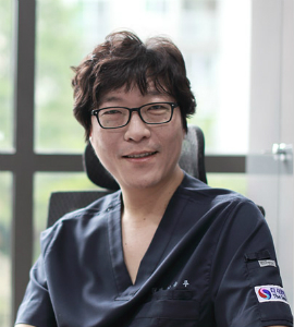 예뻐지려고 받았던 가슴성형 … 재수술 피할 수 없다면