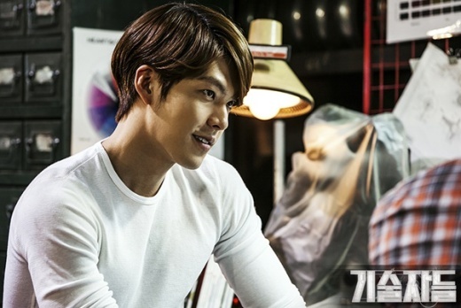 이조로 변호사의 작품 속 법률산책 - ‘기술자들’의 특수절도죄, 특수공무집행방해죄