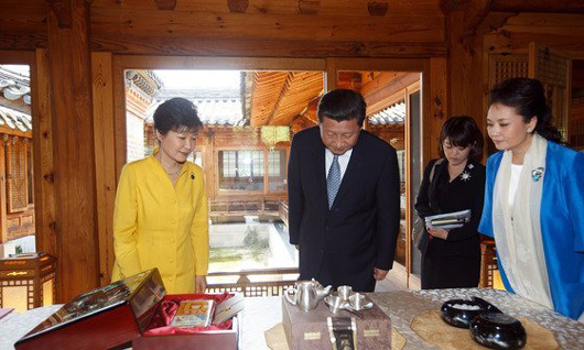 [한국인의 삶] (10) 파리서 파리바게뜨 빵 사먹고, 베트남선 초코파이가 제사상에..