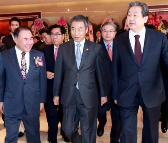 제너시스 BBQ 그룹 윤홍근 회장, 제12대 바르게살기운동 중앙협의회장 취임