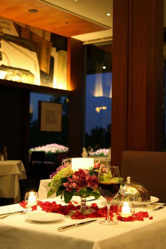 그랜드 하얏트 서울 호텔 '파리스 그릴'의 밸런타인 데이 디너.