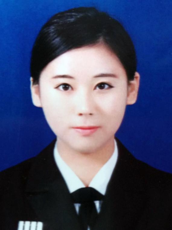 부경대 해군학군단 첫 여성 장교 탄생