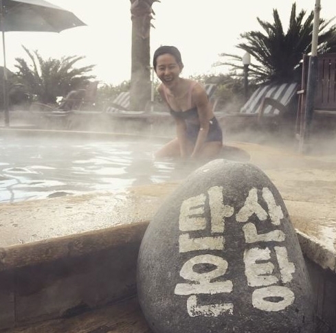 김나영,온천서 비키니 몸매 뽐내 탄탄 복근+늘씬 각선미 ‘대박’
