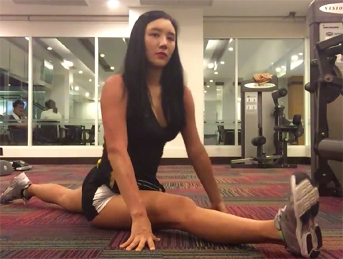 정아름, 스트레칭 동영상 공개.."남성들 반할 수 밖에"