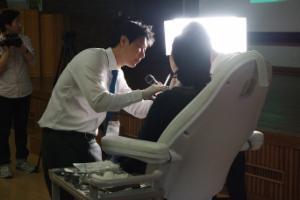 노원오라클 정재윤 원장, 세계피부성형비만에서 히알라인 필러 라이브 시술 강연