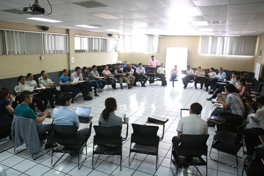 한국대표단이 과테말라 경찰아카데미에서 과테말라 경찰과의 치안협력 방안에 대해 논의하고 있다. 사진=윤경현 기자