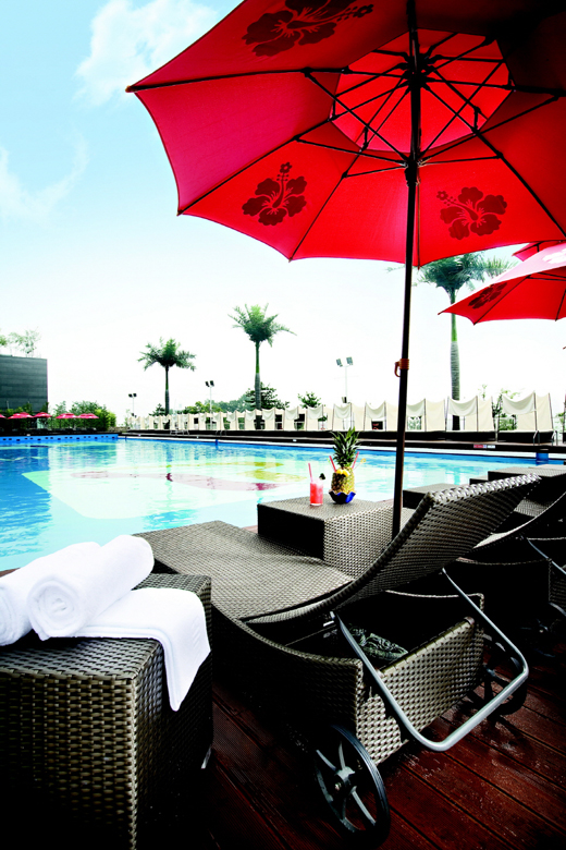 쉐라톤 그랜드 워커힐의 야외수영장 '리버파크'