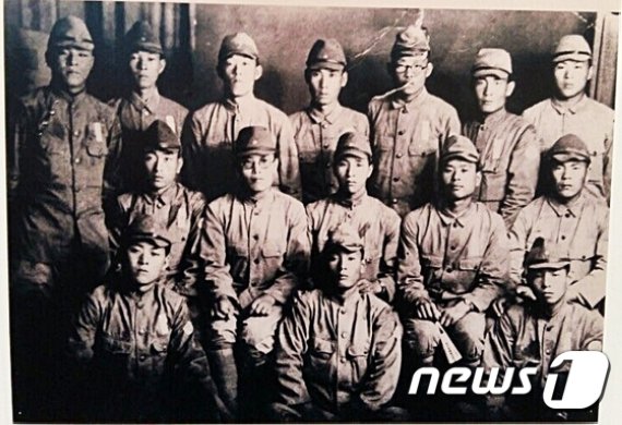 1943년 7월, 부산에서 촬영한 노구치부대의 교육생들. 이들은 2달간의 훈련 뒤 인도네시아 자와 포로수용소로 배속됐다. 사진=뉴스1