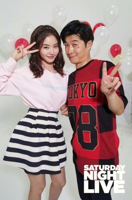 황승언, 김상중과 함께 아이돌 복장 커플샷.. 의외의 ‘케미’