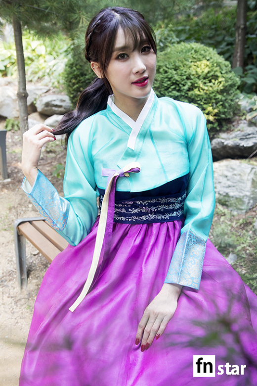 [포토] 나인뮤지스 현아, ‘즐거운 추석 보내세요’