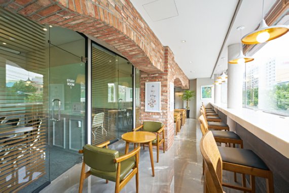 무료 인강·그룹 스터디.. 스마트 독서실로 성공