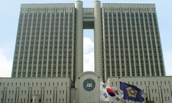 서울고등법원이 지난 18일 살인 혐의로 기소된 이씨 항소심 공판에서 원심보다 3년을 가중한 징역 25년형을 선고했다. fnDB