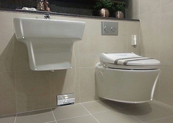 ▲층상 벽면배관공법 적용한 화장실 /사진=㈜스카이시스템