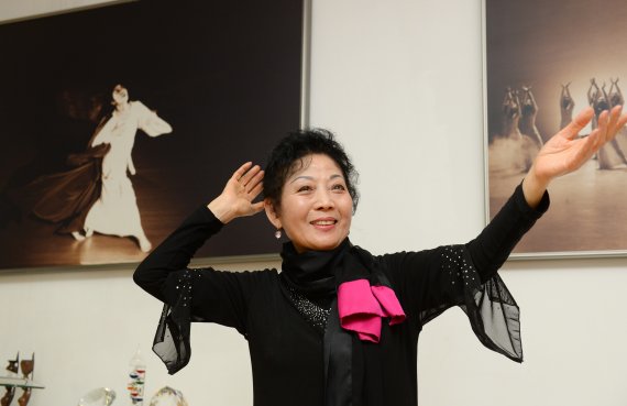 [창간 15주년/대한민국 명장열전] (22) 한국 현대무용의 대모 육완순 "50년전 맨발로 바닥 구르니 야만인의 춤이라더군요 하지만 난 그걸 즐겼죠"