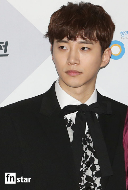 [포토] 2PM 준호, ‘진지하죠?’(가요대전) - 헉스