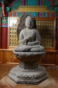 산청 석남암사지 석조비로자나불좌상