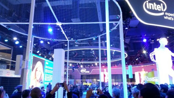 [CES 2016]드론에 대한 뜨거운 관심 여전...인텔도 선보여