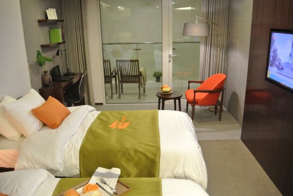 제주도 서귀포시 남원읍 위미리 2895번지에 들어서는 '코업시티호텔 하버뷰'의 객실 내부 모습