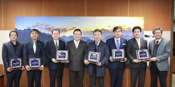 대구시교육청, '대한민국 교육수도 대구' 브랜드 홍보 감사패 수여