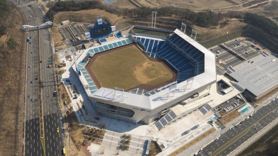 국내 첫 팔각형 야구장 '대구삼성라이온즈파크' 준공…19일 개장