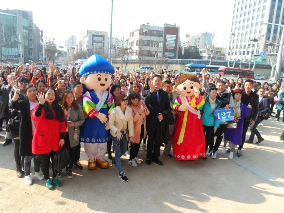 중국 아오란그룹 인센티브관광 단체 28일 창덕궁 관람