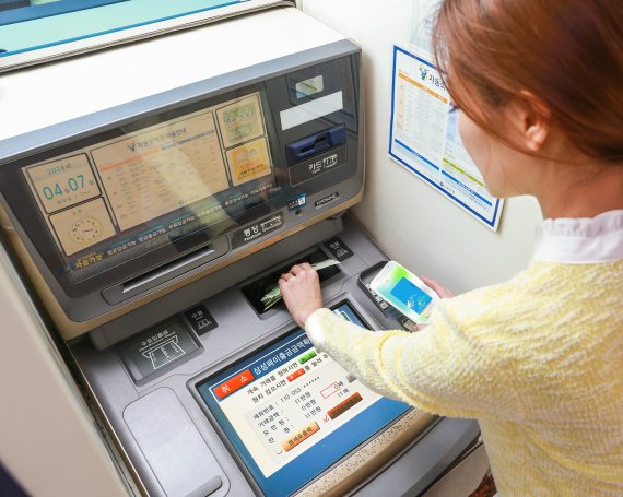 삼성페이 은행ATM 서비스 5개 은행으로 확대