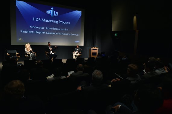 지난 3일(현지시간) 미국 LA 폭스 이노베이션 랩에서 HDR 기술 세미나가 열렸다. 관계자들이 HDR와 관련한 노하우를 공유하고 있다.