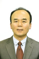 [데스크 칼럼] 일본의 변신, 한국의 정체