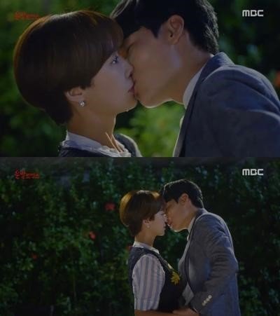 ‘운빨로맨스’ 류준열, 황정음에 키스 “전용 호랑이 부적 해줄게요”