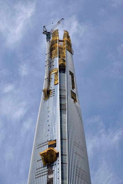 롯데건설, 롯데월드타워 대형 크레인 해체 성공