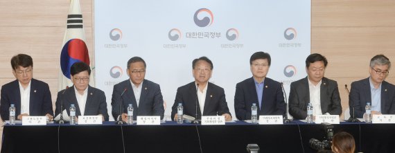 [2017년 예산안] 복지예산 대폭 늘려.. 야당의 '친서민 프레임'에 선제대응